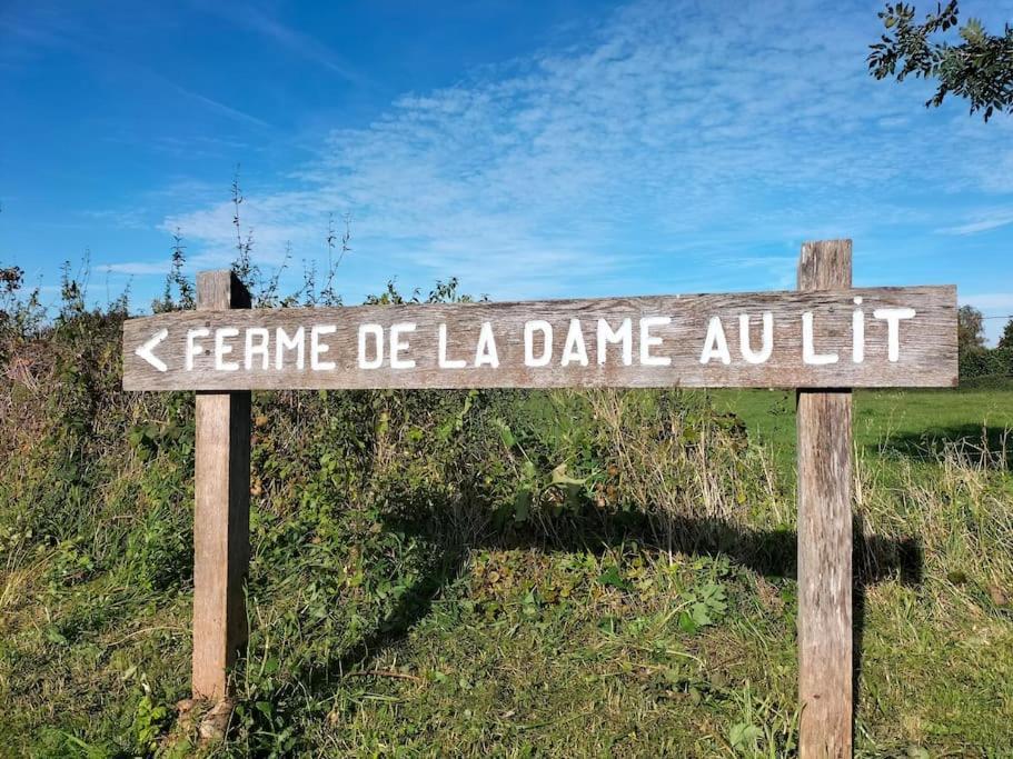 Gite La Dame Au Lit Gite A La Ferme Momignies ภายนอก รูปภาพ