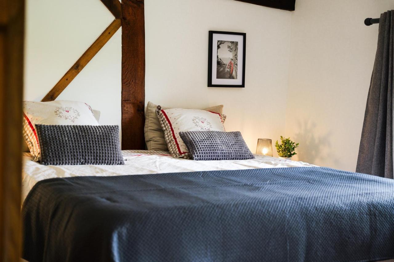 Gite La Dame Au Lit Gite A La Ferme Momignies ภายนอก รูปภาพ