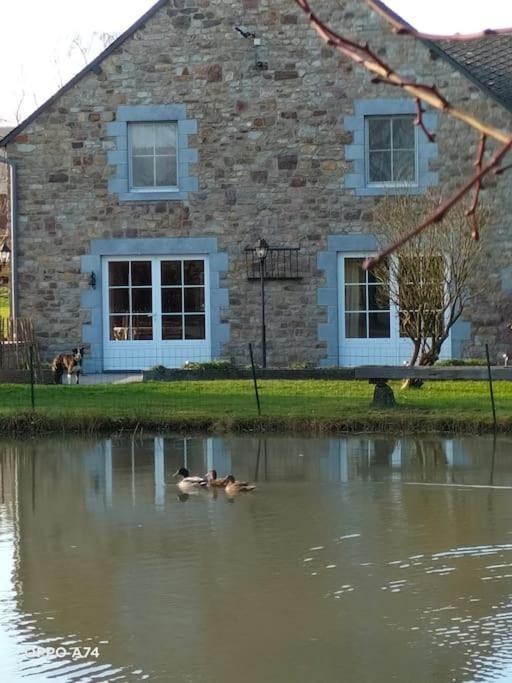 Gite La Dame Au Lit Gite A La Ferme Momignies ภายนอก รูปภาพ